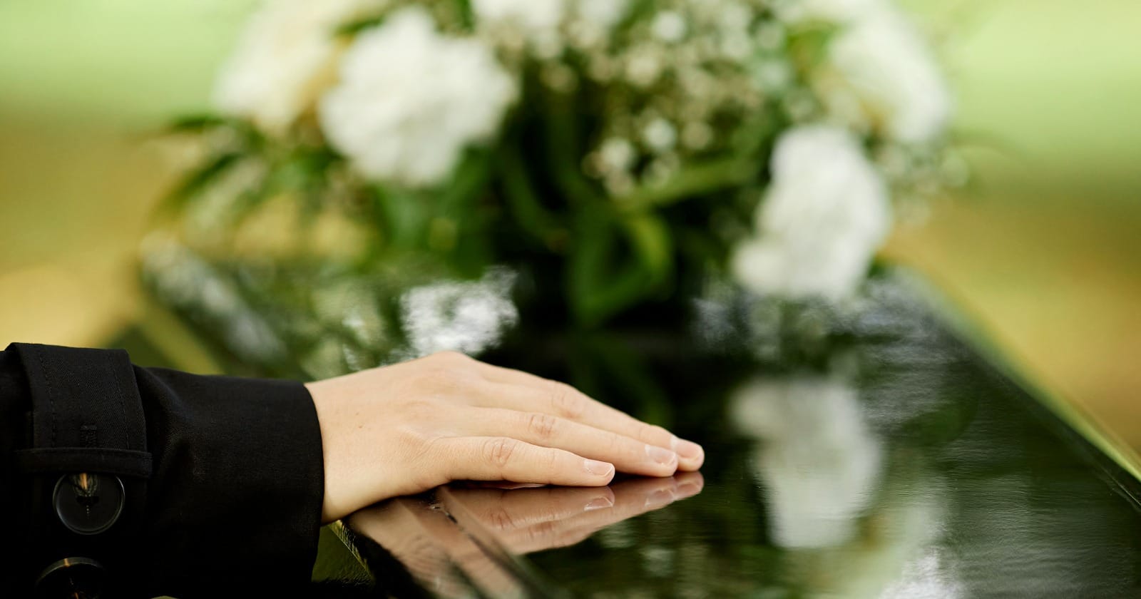 Your Landlord Died: What Happens to the Lease and Your Deposit