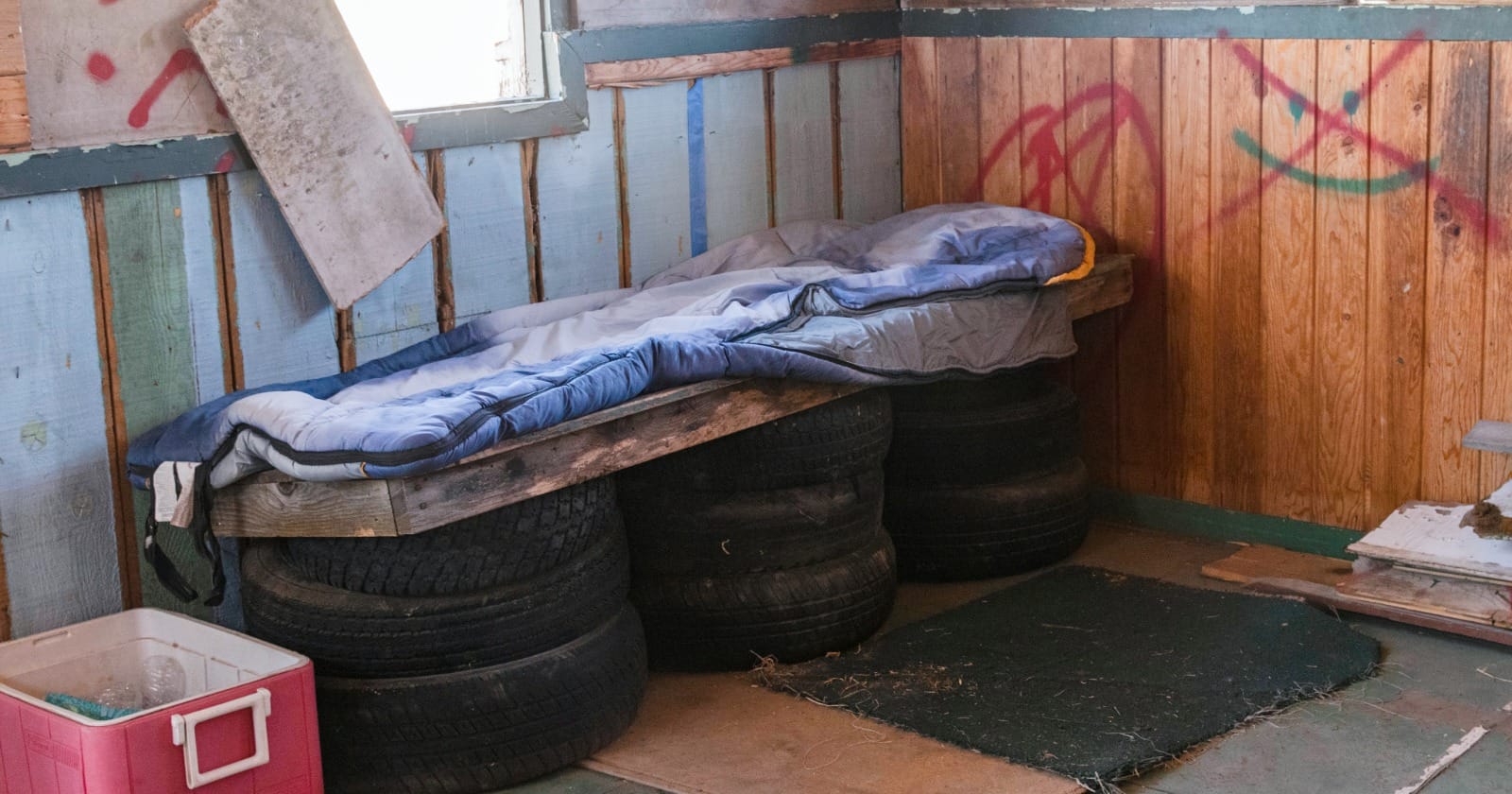 Squatters and Unauthorized Occupants: What Landlords Need to Know | YourLeaseAgreement.com